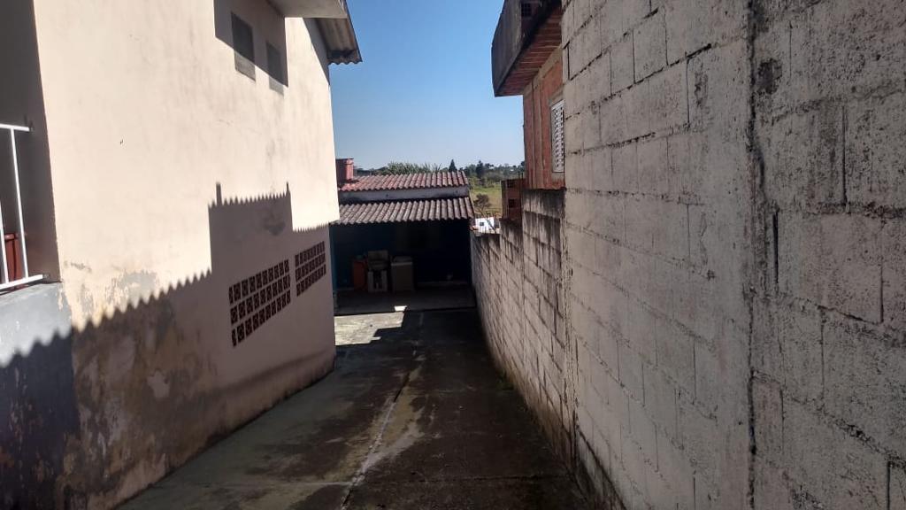 Casa com edícula em biritiba mirim