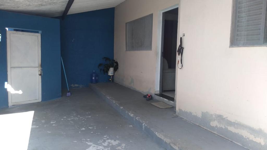 Casa com edícula em biritiba mirim