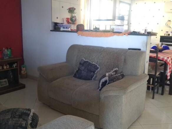 Casa com edícula em biritiba mirim