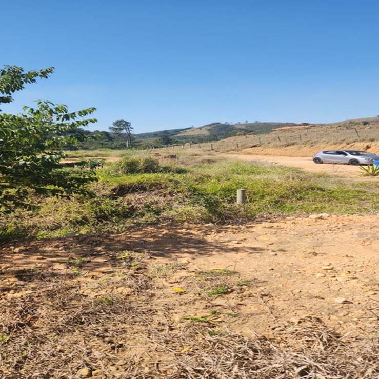 Terreno 4000 m² ao lado da rodovia, apenas 369 mil
