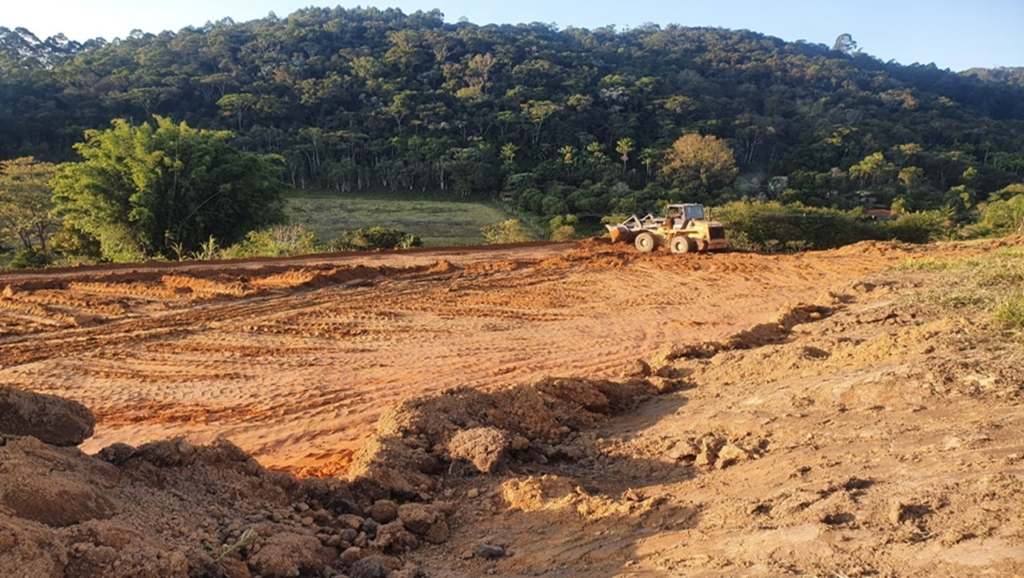 Terreno 4000 m² ao lado da rodovia, apenas 369 mil