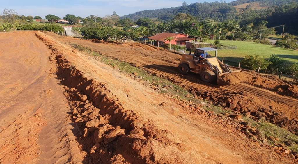 Terreno 4000 m² ao lado da rodovia, apenas 369 mil