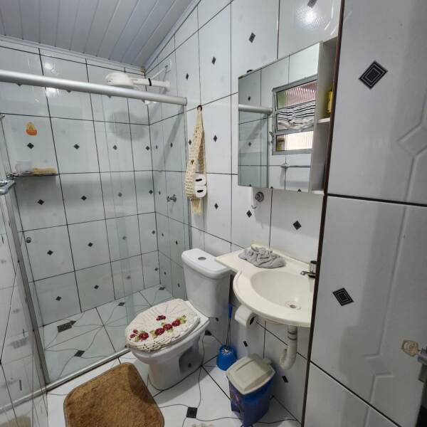 Belíssimo sobrado com terreno de 250 m² apenas 430 mil