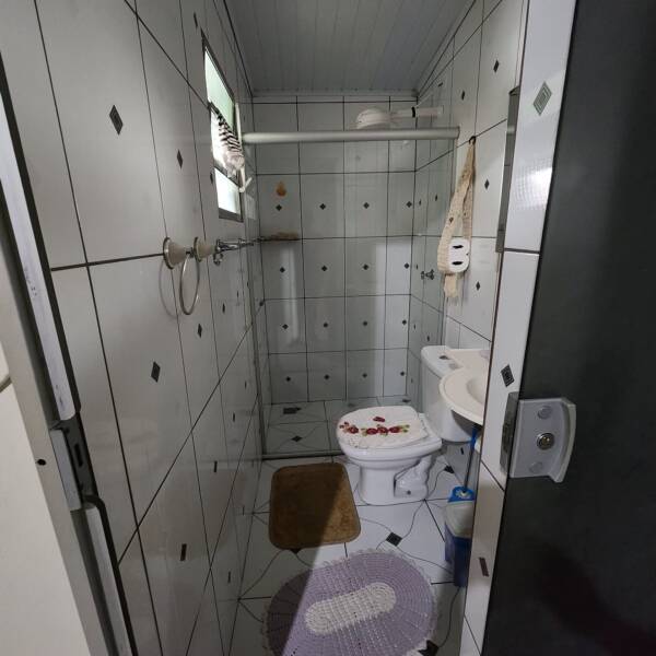 Belíssimo sobrado com terreno de 250 m² apenas 430 mil
