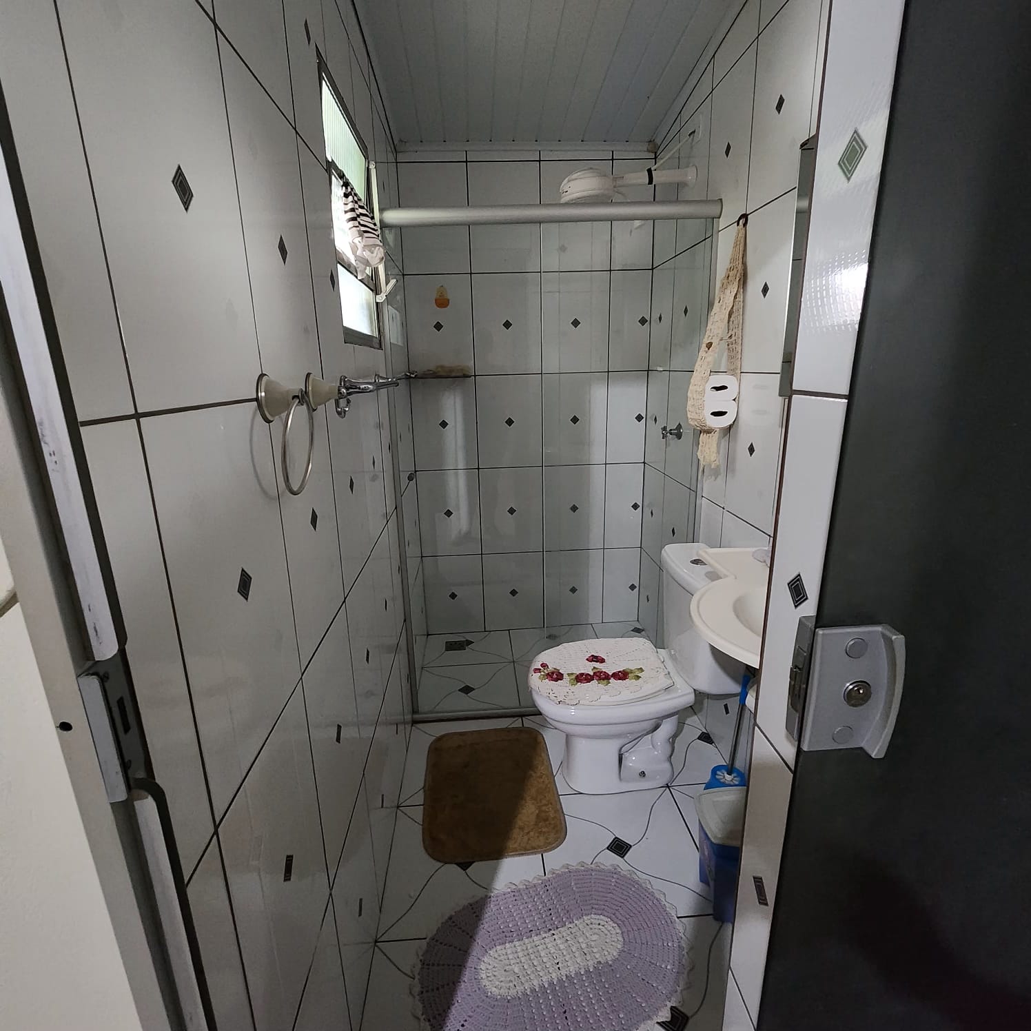 Belíssimo sobrado com terreno de 250 m² apenas 430 mil