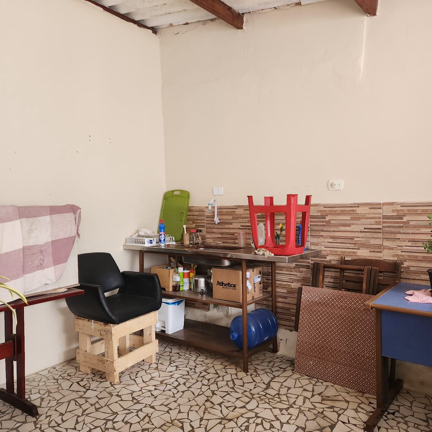 Belíssimo sobrado com terreno de 250 m² apenas 430 mil