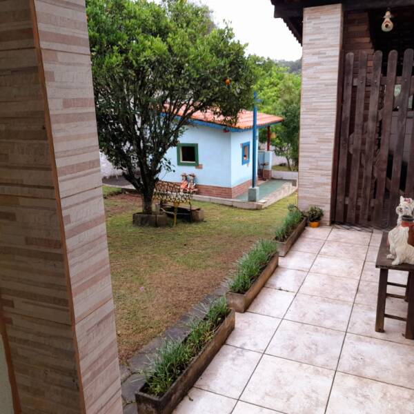 Vende-se chácara estilo rústico em biritiba mirim, 1000 m² apenas 600 mil
