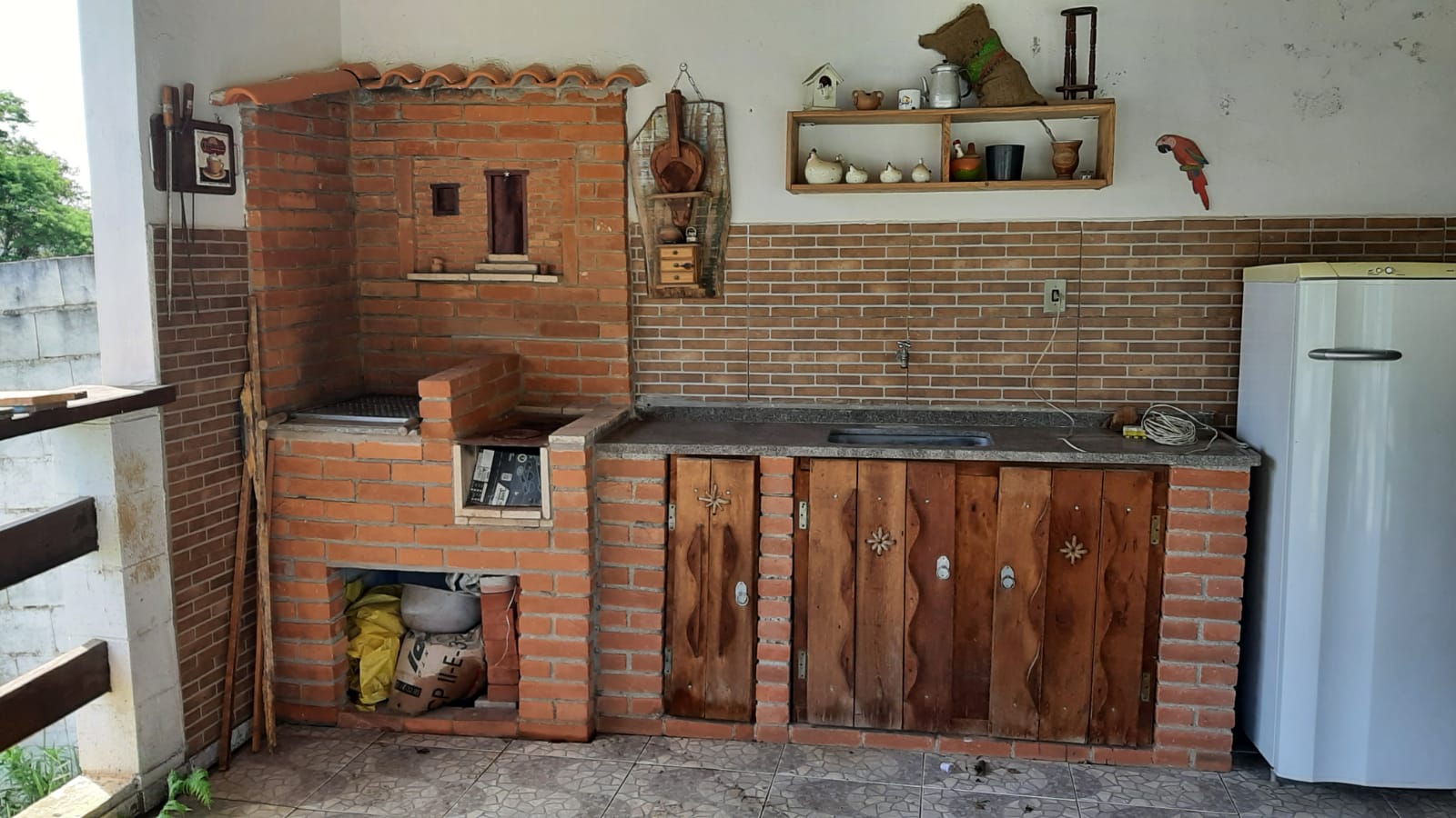 Vende-se chácara estilo rústico em biritiba mirim, 1000 m² apenas 600 mil