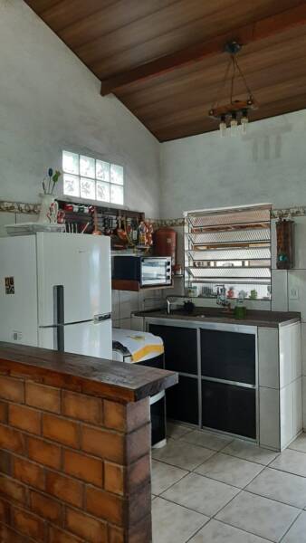 Vende-se chácara estilo rústico em biritiba mirim, 1000 m² apenas 600 mil