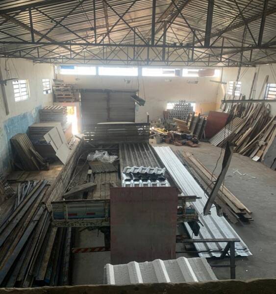 Vende-se galpão no bairro vista alegre - biritiba mirim apenas 330 mil