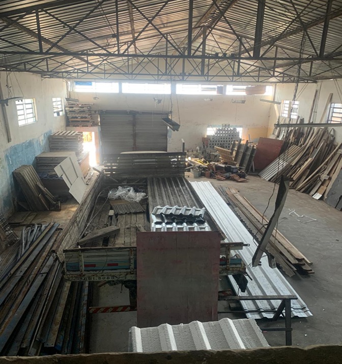 Vende-se galpão no bairro vista alegre - biritiba mirim apenas 330 mil