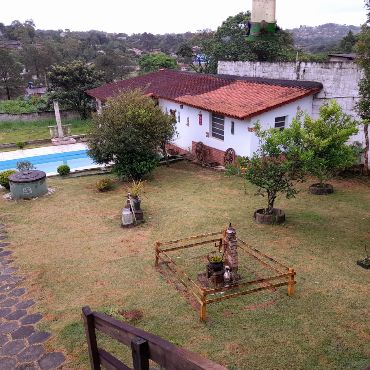 Vende-se chácara estilo rústico em biritiba mirim, 1000 m² apenas 600 mil