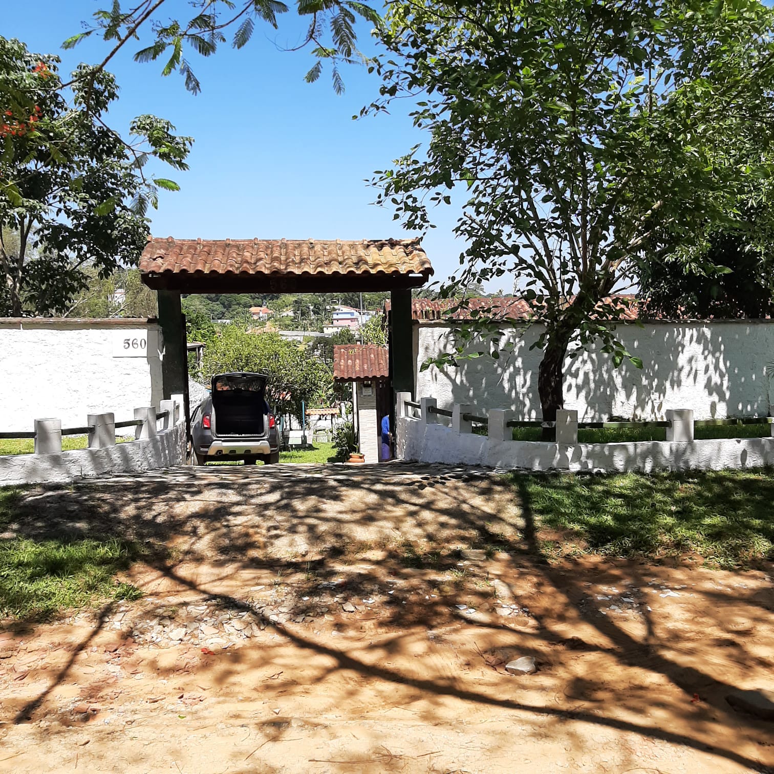 Vende-se chácara estilo rústico em biritiba mirim, 1000 m² apenas 600 mil
