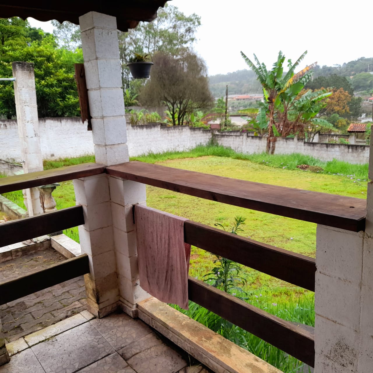 Vende-se chácara estilo rústico em biritiba mirim, 1000 m² apenas 600 mil