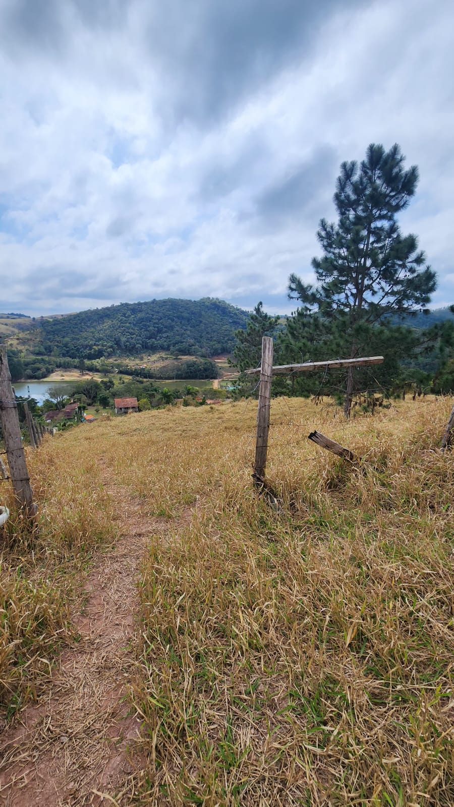 🏞️ magnÍfico terreno entre montanhas verdes – 2.000 m² com vista para lagos! 🌄