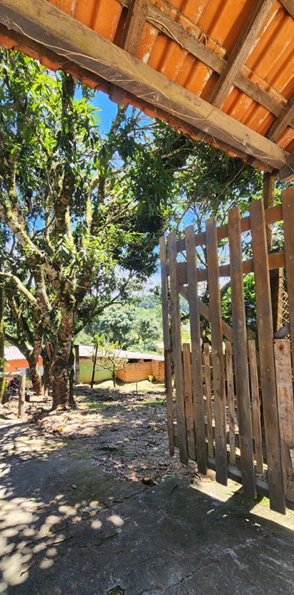 Chácara pé no asfalto biritiba mirim 6 dormitórios apenas 430 mil