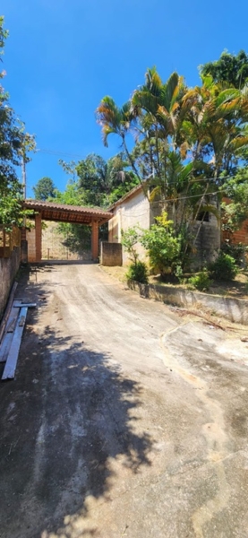 Chácara pé no asfalto biritiba mirim 6 dormitórios apenas 430 mil