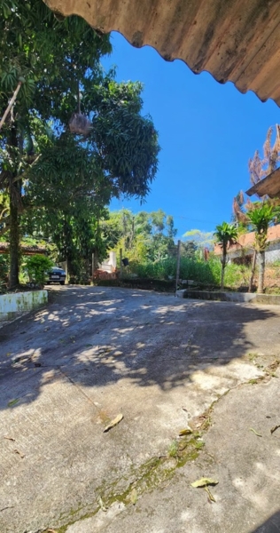 Chácara pé no asfalto biritiba mirim 6 dormitórios apenas 430 mil