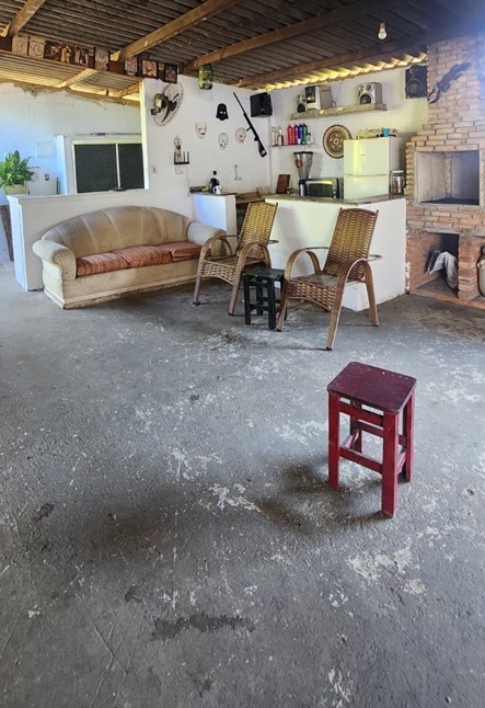 Chácara pé no asfalto biritiba mirim 6 dormitórios apenas 430 mil