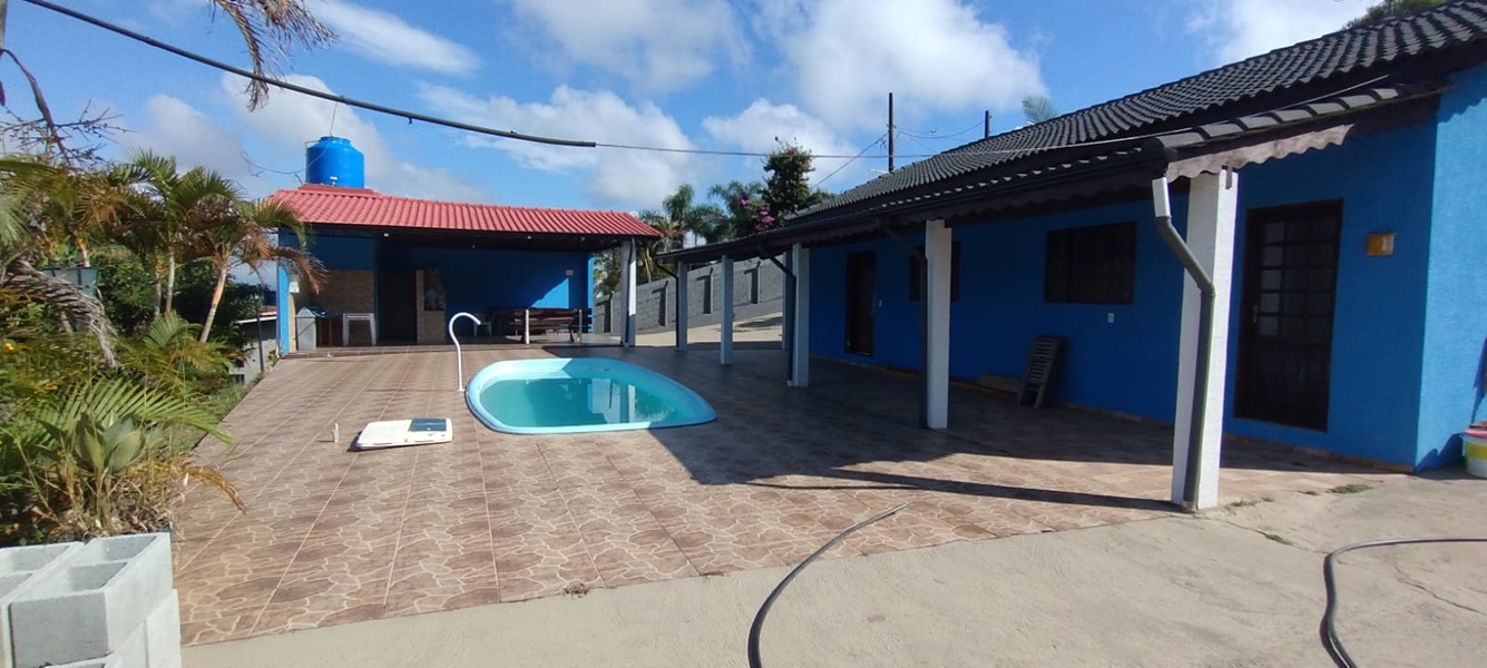 Linda chácara com piscina a apenas 3,5 km do centro