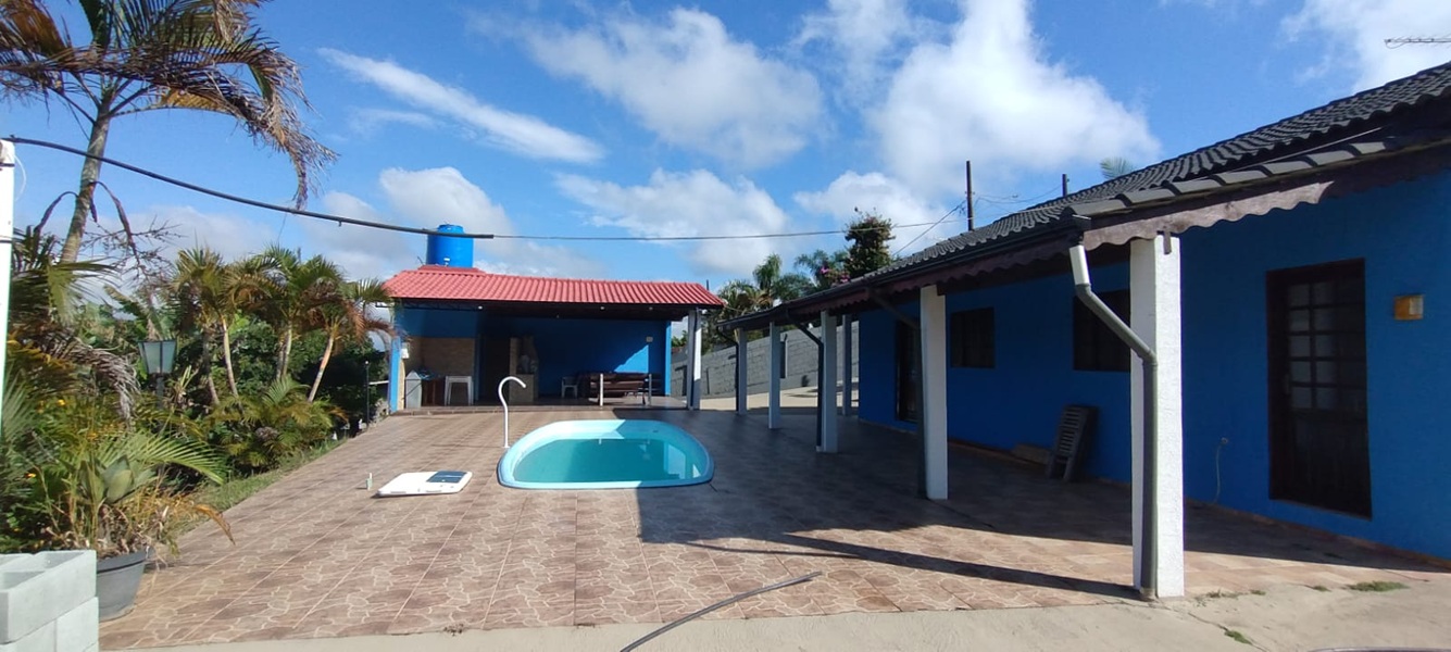 Linda chácara com piscina a apenas 3,5 km do centro