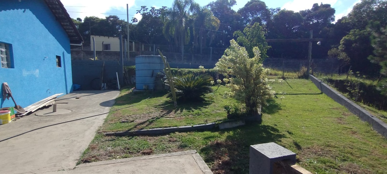 Linda chácara com piscina a apenas 3,5 km do centro