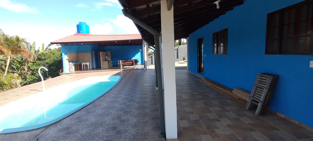 Linda chácara com piscina a apenas 3,5 km do centro