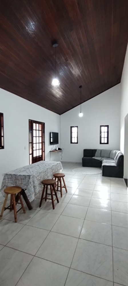 Linda chácara com piscina a apenas 3,5 km do centro