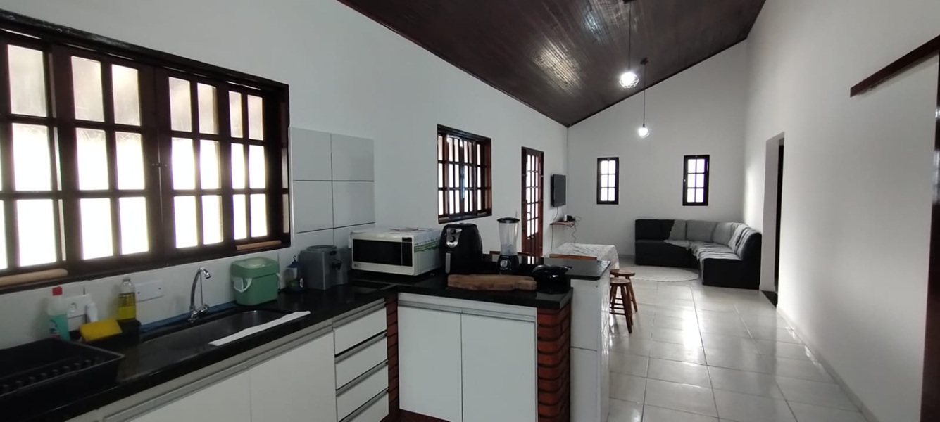 Linda chácara com piscina a apenas 3,5 km do centro