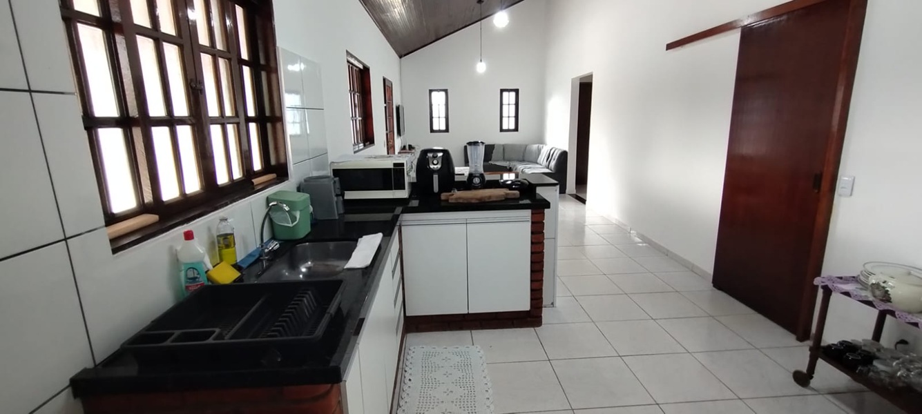 Linda chácara com piscina a apenas 3,5 km do centro