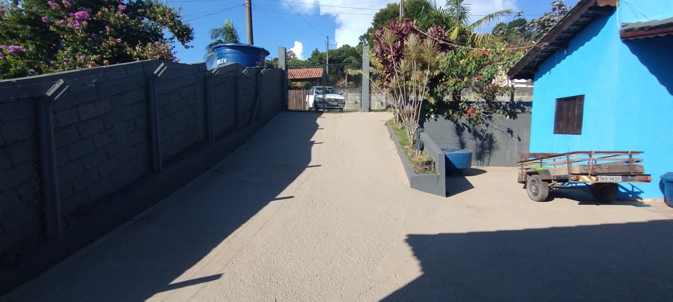 Linda chácara com piscina a apenas 3,5 km do centro