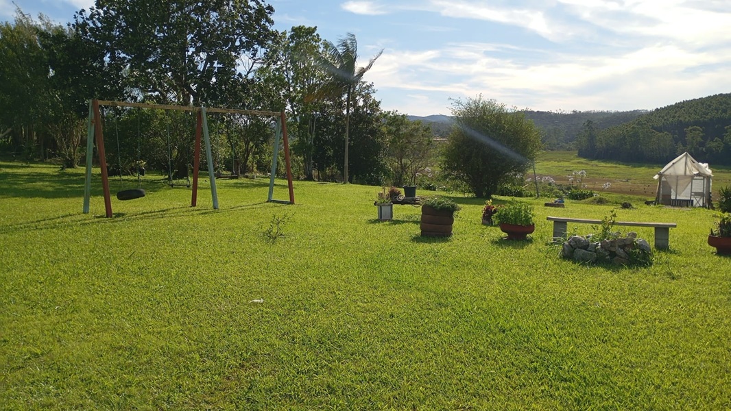 Chácara para alugar em taiaçupeba – fundo para represa