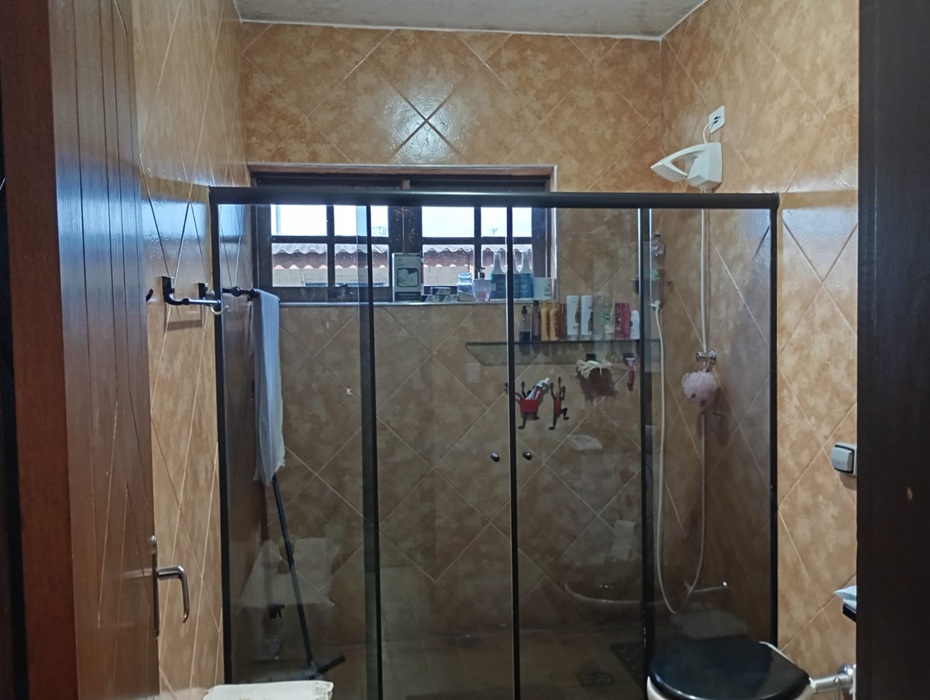 Chácara para alugar em taiaçupeba – fundo para represa