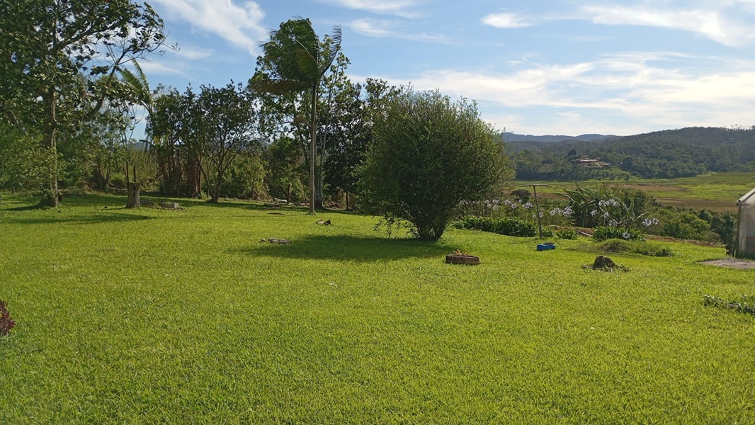 Chácara para alugar em taiaçupeba – fundo para represa