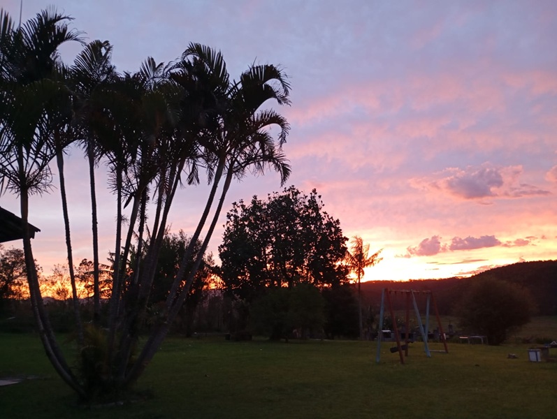 Chácara para alugar em taiaçupeba – fundo para represa