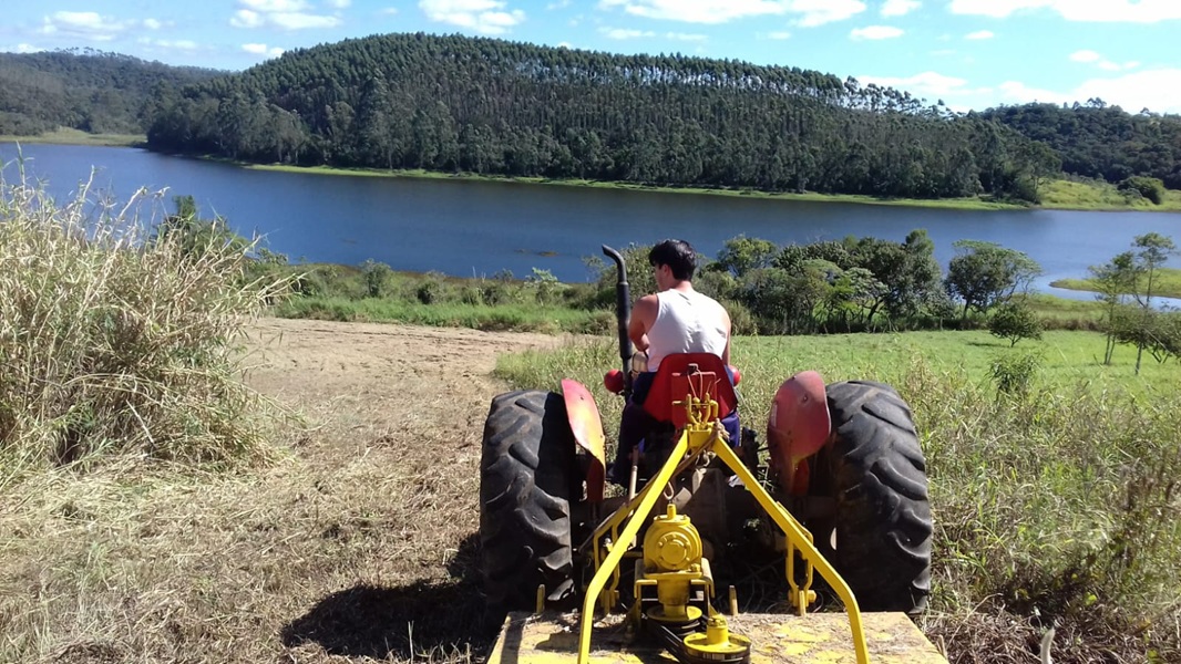 Chácara para alugar em taiaçupeba – fundo para represa