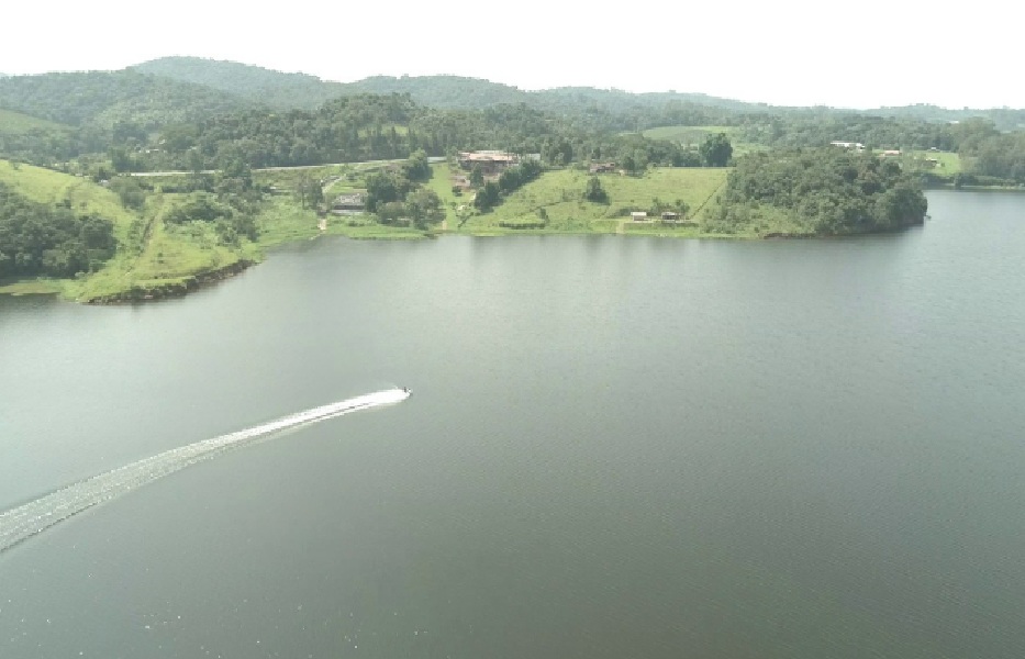 Chácara para alugar em taiaçupeba – fundo para represa
