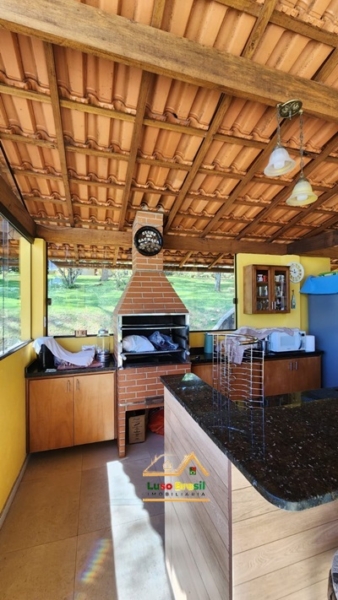 ChÁcara encantadora com 2 casas, piscina, Área de lazer, churrasqueira