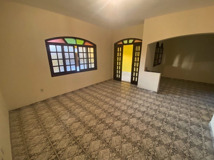 Casa colonial à venda em biritiba mirim – espaço, conforto e excelente localização!
